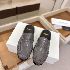 (情侣款) SAINT LAURENT/圣罗兰新款褶皱乐福鞋系列🤝🤝 YSL女孩的松弛感真的被狠狠拿捏 简直是高级感作弊 (情侣款) SAINT LAURENT/圣罗兰新款褶皱乐福鞋系列🤝🤝 YSL女孩的松弛感真的被狠狠拿捏 简直是高级感作弊