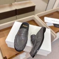 (情侣款) SAINT LAURENT/圣罗兰新款褶皱乐福鞋系列🤝🤝 YSL女孩的松弛感真的被狠狠拿捏 简直是高级感作弊 (情侣款) SAINT LAURENT/圣罗兰新款褶皱乐福鞋系列🤝🤝 YSL女孩的松弛感真的被狠狠拿捏 简直是高级感作弊