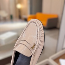 (情侣款) SAINT LAURENT/圣罗兰新款褶皱乐福鞋系列🤝🤝 YSL女孩的松弛感真的被狠狠拿捏 简直是高级感作弊 (情侣款) SAINT LAURENT/圣罗兰新款褶皱乐福鞋系列🤝🤝 YSL女孩的松弛感真的被狠狠拿捏 简直是高级感作弊