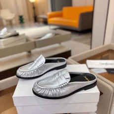 (情侣款) SAINT LAURENT/圣罗兰新款褶皱乐福鞋系列🤝🤝 YSL女孩的松弛感真的被狠狠拿捏 简直是高级感作弊 (情侣款) SAINT LAURENT/圣罗兰新款褶皱乐福鞋系列🤝🤝 YSL女孩的松弛感真的被狠狠拿捏 简直是高级感作弊