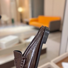 (情侣款) SAINT LAURENT/圣罗兰新款褶皱乐福鞋系列🤝🤝 YSL女孩的松弛感真的被狠狠拿捏 简直是高级感作弊 (情侣款) SAINT LAURENT/圣罗兰新款褶皱乐福鞋系列🤝🤝 YSL女孩的松弛感真的被狠狠拿捏 简直是高级感作弊