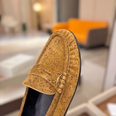 (情侣款) SAINT LAURENT/圣罗兰新款褶皱乐福鞋系列🤝🤝 YSL女孩的松弛感真的被狠狠拿捏 简直是高级感作弊 (情侣款) SAINT LAURENT/圣罗兰新款褶皱乐福鞋系列🤝🤝 YSL女孩的松弛感真的被狠狠拿捏 简直是高级感作弊