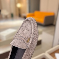 (情侣款) SAINT LAURENT/圣罗兰新款褶皱乐福鞋系列🤝🤝 YSL女孩的松弛感真的被狠狠拿捏 简直是高级感作弊 (情侣款) SAINT LAURENT/圣罗兰新款褶皱乐福鞋系列🤝🤝 YSL女孩的松弛感真的被狠狠拿捏 简直是高级感作弊