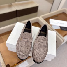 (情侣款) SAINT LAURENT/圣罗兰新款褶皱乐福鞋系列🤝🤝 YSL女孩的松弛感真的被狠狠拿捏 简直是高级感作弊 (情侣款) SAINT LAURENT/圣罗兰新款褶皱乐福鞋系列🤝🤝 YSL女孩的松弛感真的被狠狠拿捏 简直是高级感作弊
