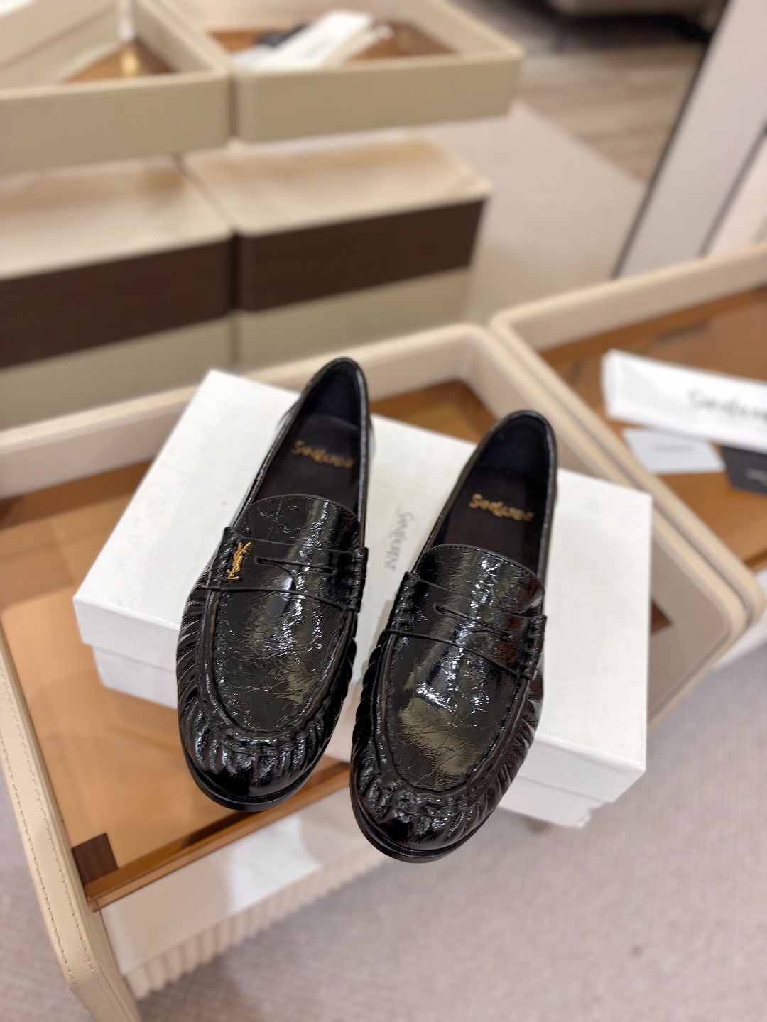 (情侣款) SAINT LAURENT/圣罗兰新款褶皱乐福鞋系列🤝🤝 YSL女孩的松弛感真的被狠狠拿捏 简直是高级感作弊 (情侣款) SAINT LAURENT/圣罗兰新款褶皱乐福鞋系列🤝🤝 YSL女孩的松弛感真的被狠狠拿捏 简直是高级感作弊
