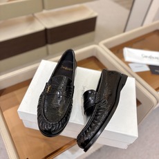 (情侣款) SAINT LAURENT/圣罗兰新款褶皱乐福鞋系列🤝🤝 YSL女孩的松弛感真的被狠狠拿捏 简直是高级感作弊 (情侣款) SAINT LAURENT/圣罗兰新款褶皱乐福鞋系列🤝🤝 YSL女孩的松弛感真的被狠狠拿捏 简直是高级感作弊