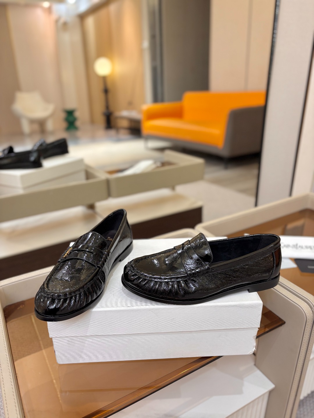 (情侣款) SAINT LAURENT/圣罗兰新款褶皱乐福鞋系列🤝🤝 YSL女孩的松弛感真的被狠狠拿捏 简直是高级感作弊 (情侣款) SAINT LAURENT/圣罗兰新款褶皱乐福鞋系列🤝🤝 YSL女孩的松弛感真的被狠狠拿捏 简直是高级感作弊