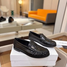 (情侣款) SAINT LAURENT/圣罗兰新款褶皱乐福鞋系列🤝🤝 YSL女孩的松弛感真的被狠狠拿捏 简直是高级感作弊 (情侣款) SAINT LAURENT/圣罗兰新款褶皱乐福鞋系列🤝🤝 YSL女孩的松弛感真的被狠狠拿捏 简直是高级感作弊