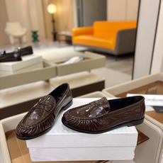 (情侣款) SAINT LAURENT/圣罗兰新款褶皱乐福鞋系列🤝🤝 YSL女孩的松弛感真的被狠狠拿捏 简直是高级感作弊 (情侣款) SAINT LAURENT/圣罗兰新款褶皱乐福鞋系列🤝🤝 YSL女孩的松弛感真的被狠狠拿捏 简直是高级感作弊