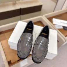 (情侣款) SAINT LAURENT/圣罗兰新款褶皱乐福鞋系列🤝🤝 YSL女孩的松弛感真的被狠狠拿捏 简直是高级感作弊 (情侣款) SAINT LAURENT/圣罗兰新款褶皱乐福鞋系列🤝🤝 YSL女孩的松弛感真的被狠狠拿捏 简直是高级感作弊