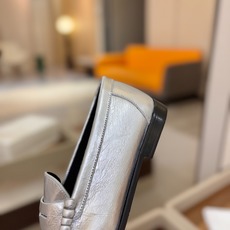 (情侣款) SAINT LAURENT/圣罗兰新款褶皱乐福鞋系列🤝🤝 YSL女孩的松弛感真的被狠狠拿捏 简直是高级感作弊 (情侣款) SAINT LAURENT/圣罗兰新款褶皱乐福鞋系列🤝🤝 YSL女孩的松弛感真的被狠狠拿捏 简直是高级感作弊