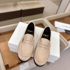 (情侣款) SAINT LAURENT/圣罗兰新款褶皱乐福鞋系列🤝🤝 YSL女孩的松弛感真的被狠狠拿捏 简直是高级感作弊 (情侣款) SAINT LAURENT/圣罗兰新款褶皱乐福鞋系列🤝🤝 YSL女孩的松弛感真的被狠狠拿捏 简直是高级感作弊