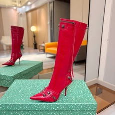 Balenciaga巴黎世家 Cagole 高筒靴 多色重工铆钉尖头长靴✨ 多款鲜亮配色随心挑选,亮面皮质高级吸睛 金属 Balenciaga巴黎世家 Cagole 高筒靴 多色重工铆钉尖头长靴✨ 多款鲜亮配色随心挑选,亮面皮质高级吸睛 金属