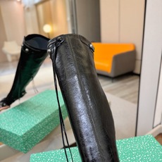 Balenciaga巴黎世家 Cagole 高筒靴 多色重工铆钉尖头过膝长靴✨ 多款鲜亮配色随心挑选,亮面皮质高级吸睛 Balenciaga巴黎世家 Cagole 高筒靴 多色重工铆钉尖头过膝长靴✨ 多款鲜亮配色随心挑选,亮面皮质高级吸睛