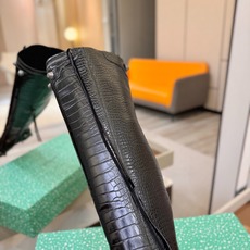 Balenciaga巴黎世家 Cagole 高筒靴 多色重工铆钉尖头过膝长靴✨ 多款鲜亮配色随心挑选,亮面皮质高级吸睛 Balenciaga巴黎世家 Cagole 高筒靴 多色重工铆钉尖头过膝长靴✨ 多款鲜亮配色随心挑选,亮面皮质高级吸睛