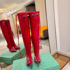 Balenciaga巴黎世家 Cagole 高筒靴 多色重工铆钉尖头过膝长靴✨ 多款鲜亮配色随心挑选,亮面皮质高级吸睛 Balenciaga巴黎世家 Cagole 高筒靴 多色重工铆钉尖头过膝长靴✨ 多款鲜亮配色随心挑选,亮面皮质高级吸睛