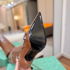 Balenciaga巴黎世家 Cagole 高筒靴 多色重工铆钉尖头过膝长靴✨ 多款鲜亮配色随心挑选,亮面皮质高级吸睛 Balenciaga巴黎世家 Cagole 高筒靴 多色重工铆钉尖头过膝长靴✨ 多款鲜亮配色随心挑选,亮面皮质高级吸睛