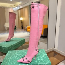 Balenciaga巴黎世家 Cagole 高筒靴 多色重工铆钉尖头过膝长靴✨ 多款鲜亮配色随心挑选,亮面皮质高级吸睛 Balenciaga巴黎世家 Cagole 高筒靴 多色重工铆钉尖头过膝长靴✨ 多款鲜亮配色随心挑选,亮面皮质高级吸睛