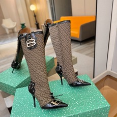P Balenciaga巴黎世家 Cagole 高筒靴 多色重工铆钉尖头长靴✨ 多款鲜亮配色随心挑选,亮面皮质高级吸睛 P Balenciaga巴黎世家 Cagole 高筒靴 多色重工铆钉尖头长靴✨ 多款鲜亮配色随心挑选,亮面皮质高级吸睛