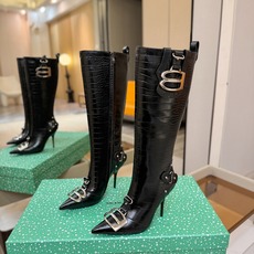 P Balenciaga巴黎世家 Cagole 高筒靴 多色重工铆钉尖头长靴✨ 多款鲜亮配色随心挑选,亮面皮质高级吸睛 P Balenciaga巴黎世家 Cagole 高筒靴 多色重工铆钉尖头长靴✨ 多款鲜亮配色随心挑选,亮面皮质高级吸睛