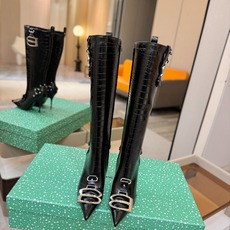 P Balenciaga巴黎世家 Cagole 高筒靴 多色重工铆钉尖头长靴✨ 多款鲜亮配色随心挑选,亮面皮质高级吸睛 P Balenciaga巴黎世家 Cagole 高筒靴 多色重工铆钉尖头长靴✨ 多款鲜亮配色随心挑选,亮面皮质高级吸睛
