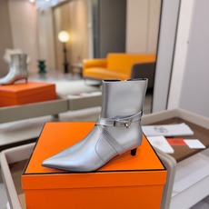 Hermes🐴 高级辣妹kelly Jumping骑士靴顶级牛品匠心好货!!经典再现拒绝不了的款式谁穿都好看 Hermes🐴 高级辣妹kelly Jumping骑士靴顶级牛品匠心好货!!经典再现拒绝不了的款式谁穿都好看
