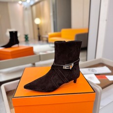 Hermes🐴 高级辣妹kelly Jumping骑士靴顶级牛品匠心好货!!经典再现拒绝不了的款式谁穿都好看 Hermes🐴 高级辣妹kelly Jumping骑士靴顶级牛品匠心好货!!经典再现拒绝不了的款式谁穿都好看
