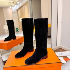 Hermès爱马仕高筒骑士靴 顶级版本 多色可选 秋冬衣柜里的本命神靴✨ 秋冬氛围感,一双高级长靴就足够。爱马仕这只经典 Hermès爱马仕高筒骑士靴 顶级版本 多色可选 秋冬衣柜里的本命神靴✨ 秋冬氛围感,一双高级长靴就足够。爱马仕这只经典