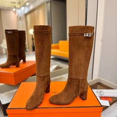 Hermes🐴 爱马仕Jumping黑色锁扣高筒靴,高端打造,最高版本 直筒靴型修饰腿线。经典金属凯莉锁扣点缀,辨识度十 Hermes🐴 爱马仕Jumping黑色锁扣高筒靴,高端打造,最高版本 直筒靴型修饰腿线。经典金属凯莉锁扣点缀,辨识度十
