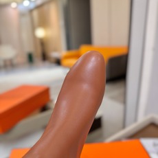 Hermes🐴 爱马仕Jumping黑色锁扣高筒靴,高端打造,最高版本 直筒靴型修饰腿线。经典金属凯莉锁扣点缀,辨识度十 Hermes🐴 爱马仕Jumping黑色锁扣高筒靴,高端打造,最高版本 直筒靴型修饰腿线。经典金属凯莉锁扣点缀,辨识度十