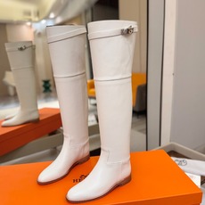 Hermès 爱马仕经典锁扣高筒骑士靴|自带贵气感的秋冬神靴✨ 秋冬鞋柜里,一定要留一双能撑起所有穿搭气场的长靴,圆头鞋 Hermès 爱马仕经典锁扣高筒骑士靴|自带贵气感的秋冬神靴✨ 秋冬鞋柜里,一定要留一双能撑起所有穿搭气场的长靴,圆头鞋
