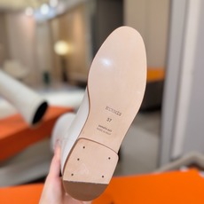 Hermès 爱马仕经典锁扣高筒骑士靴|自带贵气感的秋冬神靴✨ 秋冬鞋柜里,一定要留一双能撑起所有穿搭气场的长靴,圆头鞋 Hermès 爱马仕经典锁扣高筒骑士靴|自带贵气感的秋冬神靴✨ 秋冬鞋柜里,一定要留一双能撑起所有穿搭气场的长靴,圆头鞋