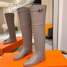 Hermès 爱马仕经典锁扣高筒骑士靴|自带贵气感的秋冬神靴✨ 秋冬鞋柜里,一定要留一双能撑起所有穿搭气场的长靴,圆头鞋 Hermès 爱马仕经典锁扣高筒骑士靴|自带贵气感的秋冬神靴✨ 秋冬鞋柜里,一定要留一双能撑起所有穿搭气场的长靴,圆头鞋