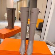 Hermès 爱马仕经典锁扣高筒骑士靴|自带贵气感的秋冬神靴✨ 秋冬鞋柜里,一定要留一双能撑起所有穿搭气场的长靴,圆头鞋 Hermès 爱马仕经典锁扣高筒骑士靴|自带贵气感的秋冬神靴✨ 秋冬鞋柜里,一定要留一双能撑起所有穿搭气场的长靴,圆头鞋