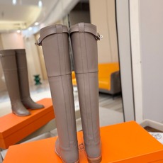 Hermès 爱马仕经典锁扣高筒骑士靴|自带贵气感的秋冬神靴✨ 秋冬鞋柜里,一定要留一双能撑起所有穿搭气场的长靴,圆头鞋 Hermès 爱马仕经典锁扣高筒骑士靴|自带贵气感的秋冬神靴✨ 秋冬鞋柜里,一定要留一双能撑起所有穿搭气场的长靴,圆头鞋