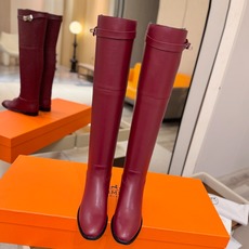 Hermès 爱马仕经典锁扣高筒骑士靴|自带贵气感的秋冬神靴✨ 秋冬鞋柜里,一定要留一双能撑起所有穿搭气场的长靴,圆头鞋 Hermès 爱马仕经典锁扣高筒骑士靴|自带贵气感的秋冬神靴✨ 秋冬鞋柜里,一定要留一双能撑起所有穿搭气场的长靴,圆头鞋