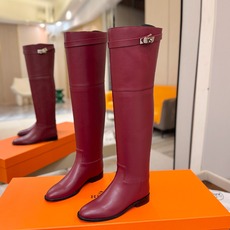 Hermès 爱马仕经典锁扣高筒骑士靴|自带贵气感的秋冬神靴✨ 秋冬鞋柜里,一定要留一双能撑起所有穿搭气场的长靴,圆头鞋 Hermès 爱马仕经典锁扣高筒骑士靴|自带贵气感的秋冬神靴✨ 秋冬鞋柜里,一定要留一双能撑起所有穿搭气场的长靴,圆头鞋