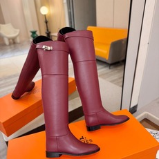 Hermès 爱马仕经典锁扣高筒骑士靴|自带贵气感的秋冬神靴✨ 秋冬鞋柜里,一定要留一双能撑起所有穿搭气场的长靴,圆头鞋 Hermès 爱马仕经典锁扣高筒骑士靴|自带贵气感的秋冬神靴✨ 秋冬鞋柜里,一定要留一双能撑起所有穿搭气场的长靴,圆头鞋