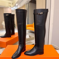 Hermès 爱马仕经典锁扣高筒骑士靴|自带贵气感的秋冬神靴✨ 秋冬鞋柜里,一定要留一双能撑起所有穿搭气场的长靴,圆头鞋 Hermès 爱马仕经典锁扣高筒骑士靴|自带贵气感的秋冬神靴✨ 秋冬鞋柜里,一定要留一双能撑起所有穿搭气场的长靴,圆头鞋