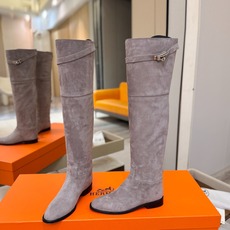 Hermès 爱马仕经典锁扣高筒骑士靴|自带贵气感的秋冬神靴✨ 秋冬鞋柜里,一定要留一双能撑起所有穿搭气场的长靴,圆头鞋 Hermès 爱马仕经典锁扣高筒骑士靴|自带贵气感的秋冬神靴✨ 秋冬鞋柜里,一定要留一双能撑起所有穿搭气场的长靴,圆头鞋