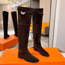 Hermès 爱马仕经典锁扣高筒骑士靴|自带贵气感的秋冬神靴✨ 秋冬鞋柜里,一定要留一双能撑起所有穿搭气场的长靴,圆头鞋 Hermès 爱马仕经典锁扣高筒骑士靴|自带贵气感的秋冬神靴✨ 秋冬鞋柜里,一定要留一双能撑起所有穿搭气场的长靴,圆头鞋