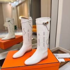 Hermes 🐴 爱马仕满印刺绣高筒骑士靴 爱马仕Jumping黑色锁扣高筒靴,高端打造,最高版本 直筒靴型修饰腿线。 Hermes 🐴 爱马仕满印刺绣高筒骑士靴 爱马仕Jumping黑色锁扣高筒靴,高端打造,最高版本 直筒靴型修饰腿线。