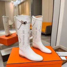 Hermes 🐴 爱马仕满印刺绣高筒骑士靴 爱马仕Jumping黑色锁扣高筒靴,高端打造,最高版本 直筒靴型修饰腿线。 Hermes 🐴 爱马仕满印刺绣高筒骑士靴 爱马仕Jumping黑色锁扣高筒靴,高端打造,最高版本 直筒靴型修饰腿线。