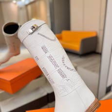 Hermes 🐴 爱马仕满印刺绣高筒骑士靴 爱马仕Jumping黑色锁扣高筒靴,高端打造,最高版本 直筒靴型修饰腿线。 Hermes 🐴 爱马仕满印刺绣高筒骑士靴 爱马仕Jumping黑色锁扣高筒靴,高端打造,最高版本 直筒靴型修饰腿线。