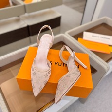 、 Louis Vuitton 官网秋冬系列!完美楦型、 新品高跟凉鞋🆕、官网同步更新 Lv烫钻“logo”饰以点缀,鞋 、 Louis Vuitton 官网秋冬系列!完美楦型、 新品高跟凉鞋🆕、官网同步更新 Lv烫钻“logo”饰以点缀,鞋