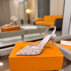 、 Louis Vuitton 官网秋冬系列!完美楦型、 新品高跟凉鞋🆕、官网同步更新 Lv烫钻“logo”饰以点缀,鞋 、 Louis Vuitton 官网秋冬系列!完美楦型、 新品高跟凉鞋🆕、官网同步更新 Lv烫钻“logo”饰以点缀,鞋