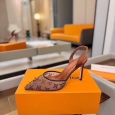 、 Louis Vuitton 官网秋冬系列!完美楦型、 新品高跟凉鞋🆕、官网同步更新 Lv烫钻“logo”饰以点缀,鞋 、 Louis Vuitton 官网秋冬系列!完美楦型、 新品高跟凉鞋🆕、官网同步更新 Lv烫钻“logo”饰以点缀,鞋
