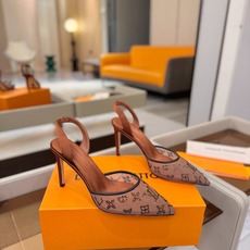 、 Louis Vuitton 官网秋冬系列!完美楦型、 新品高跟凉鞋🆕、官网同步更新 Lv烫钻“logo”饰以点缀,鞋 、 Louis Vuitton 官网秋冬系列!完美楦型、 新品高跟凉鞋🆕、官网同步更新 Lv烫钻“logo”饰以点缀,鞋