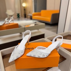 、 Louis Vuitton 官网秋冬系列!完美楦型、 新品高跟凉鞋🆕、官网同步更新 Lv烫钻“logo”饰以点缀,鞋 、 Louis Vuitton 官网秋冬系列!完美楦型、 新品高跟凉鞋🆕、官网同步更新 Lv烫钻“logo”饰以点缀,鞋