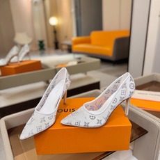 、 Louis Vuitton 官网秋冬系列!完美楦型、 新品高跟单鞋🆕、官网同步更新 Lv烫钻“logo”饰以点缀,鞋 、 Louis Vuitton 官网秋冬系列!完美楦型、 新品高跟单鞋🆕、官网同步更新 Lv烫钻“logo”饰以点缀,鞋